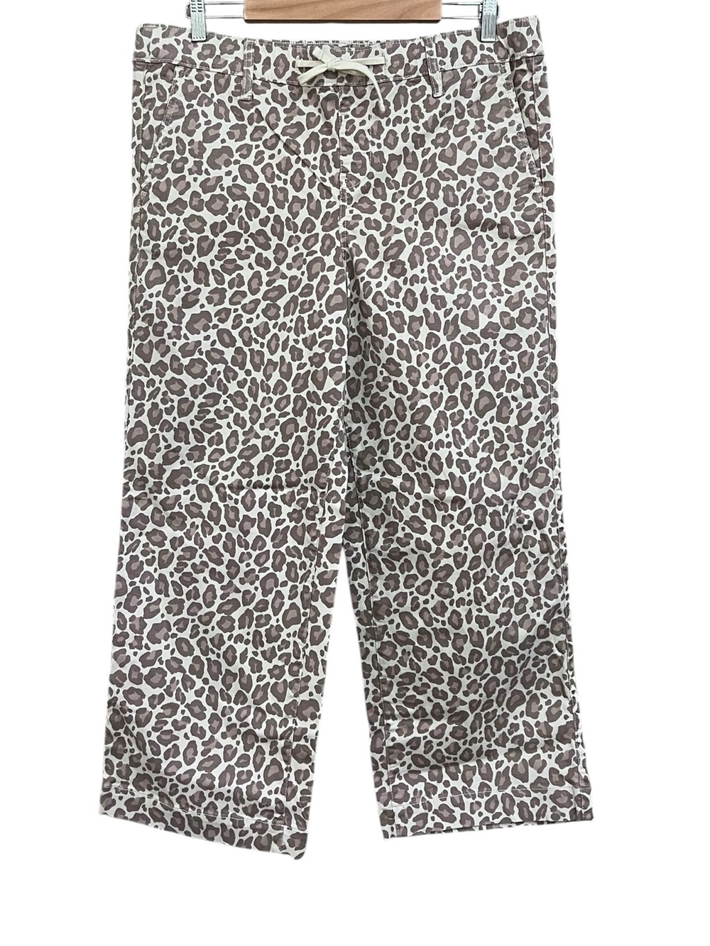 Torrid Weekend Mid-Rise Wide-Leg Pant Monday Leopard Print Size 1S/14-16/1X - Picture 2 of 6